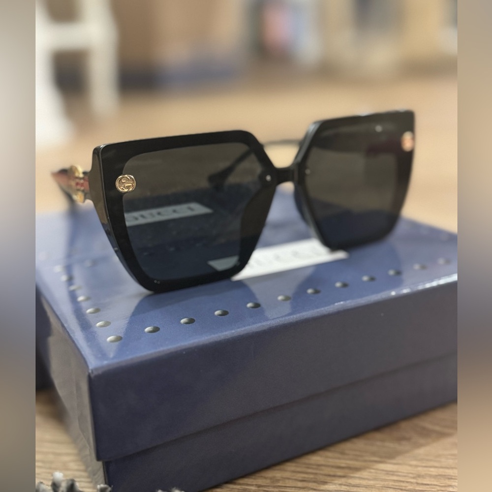GG Elegant Black Sunglasses